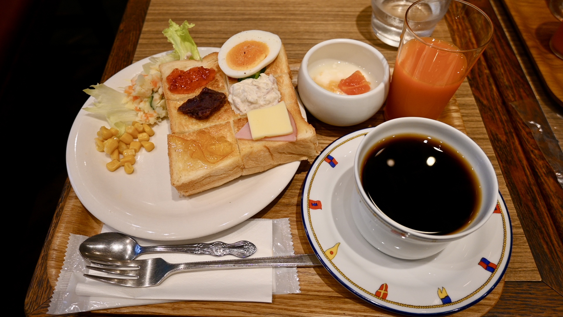 喫茶マカボイのスペシャルモーニングセット